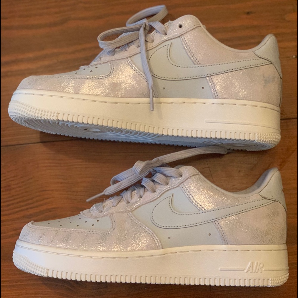 Brand new. never worn. Hard to find.